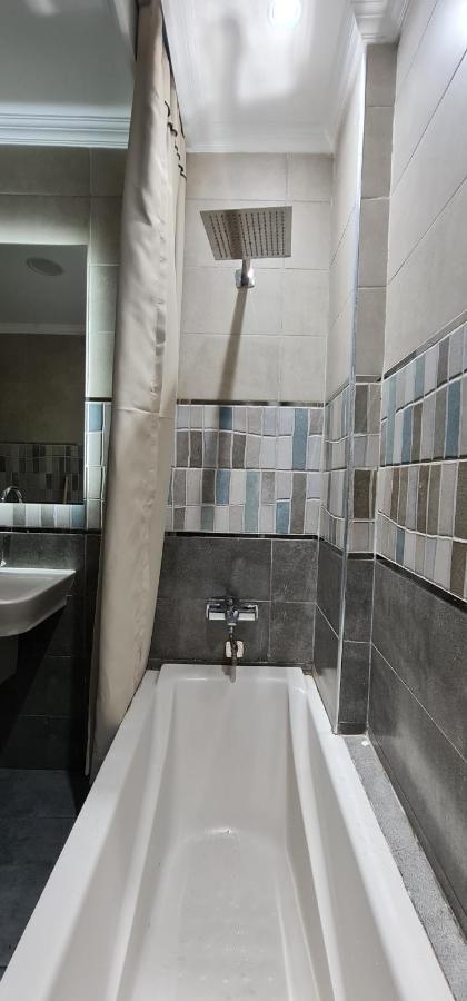 Comfy 2-Bedrooms Apartment In Cairo 44-2 Extérieur photo